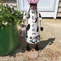 Adorable Tin "Welcome" Cow 