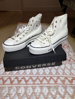 Women’s converse high tops