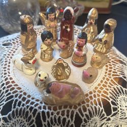 Vintage Handmade Miniature Nativity Gesso Pottery 2" Hand Painted