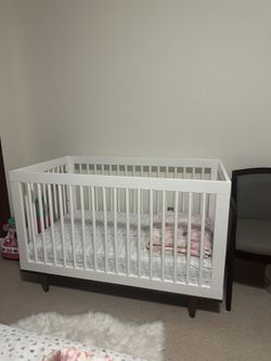 Brand New White Crib With Mattress ( Used Just Twice)