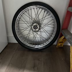40 Spoke Rim/Tire For 2004 Harley Davidson SofrÃala Duece