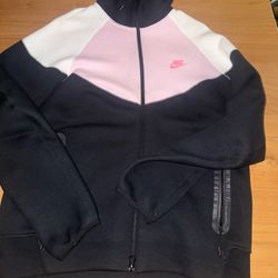 Nike Tech 