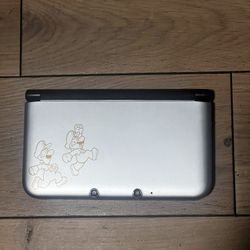 Nintendo 3DS XL Year Of Luigi