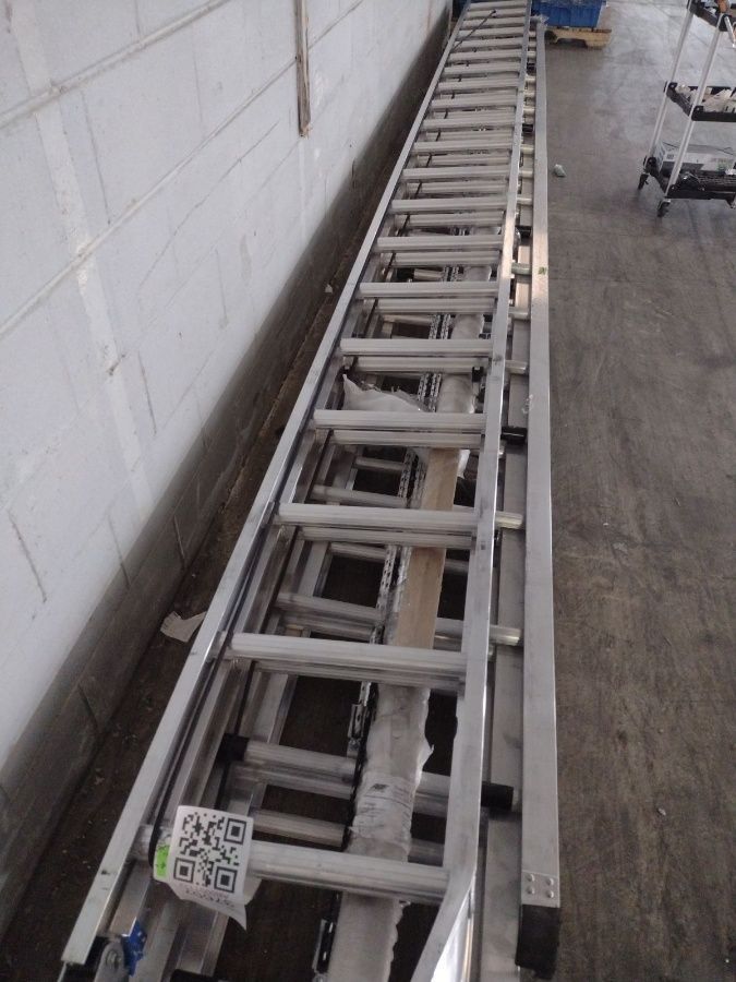 30 Feet Silver Aluminum Wall Extension Ladder