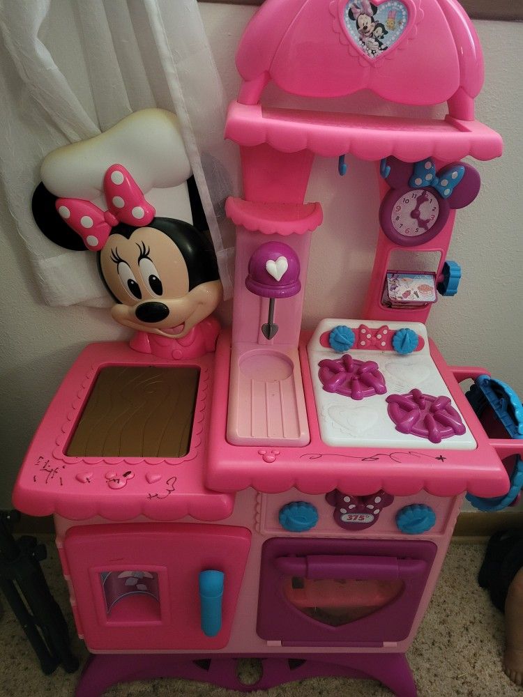 Minnie Play Kitchen 