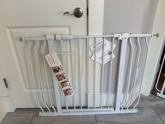Baby safety gate