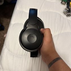 Beats Solo Pro