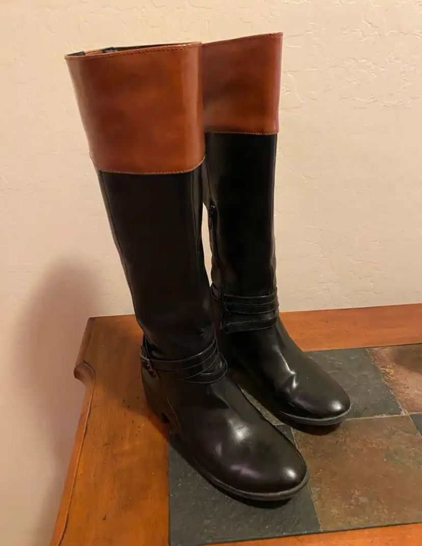 Stylish black and brown faux leather boots. ASize 7 - Medium