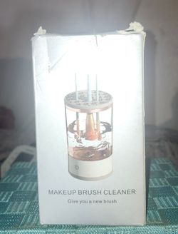 Electric Makeup Brush Cleaner for 4 Brushes