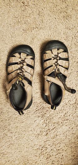 Keen youth sandals size 2