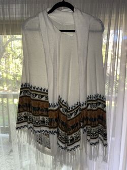 Handwoven Peruvian Wrap Shawl – Alpaca-Style Poncho