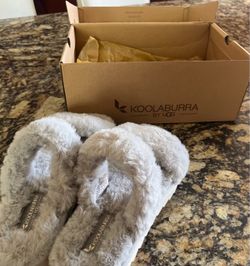 Brand New Kookaburra by Ugg Gray Fluffy Slippers size 7