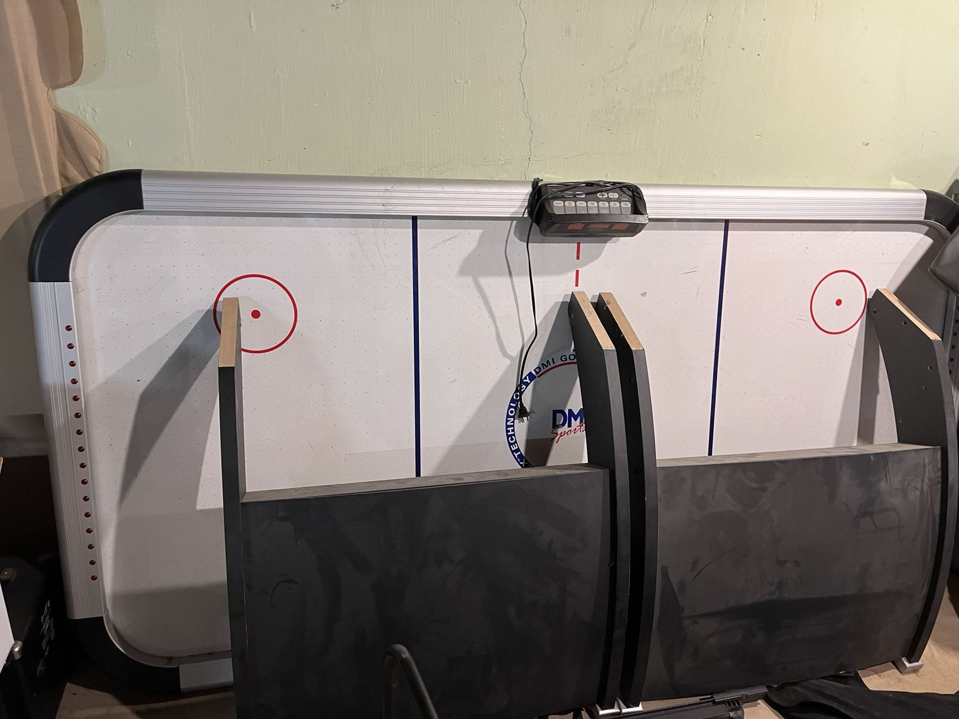 Air Hockey Table