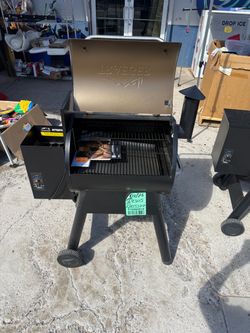 Traeger Wood Pellet Grill and Smoker
