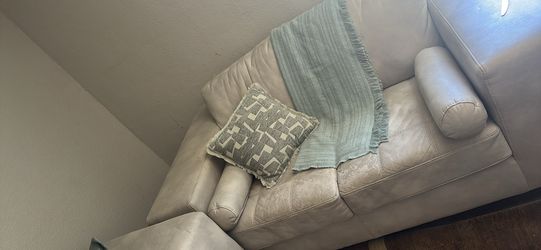 couches and tv stand