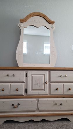 Dresser drawer chest mirror
