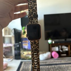 Apple Watch Series 5 W/ Charger 