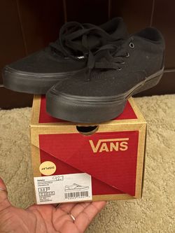 Size 3 Vans Doheny Canvas Black/Black