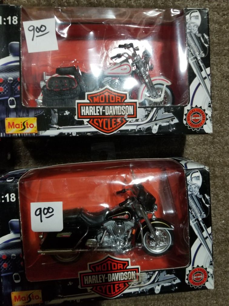 Harley Davidson 1:18th collectables. $25