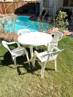 White Plastic Dining Set Table And 4 Chairs