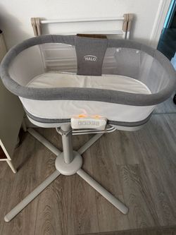 HALO BassiNest Swivel Sleeper Luxe Series in Dove Gray Tweed — model/SKU 4446.