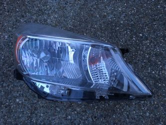2012-16 Toyota Yaris passenger side headlight
