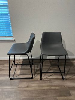 Set of 2 Gray Faux Leather Counter Stools