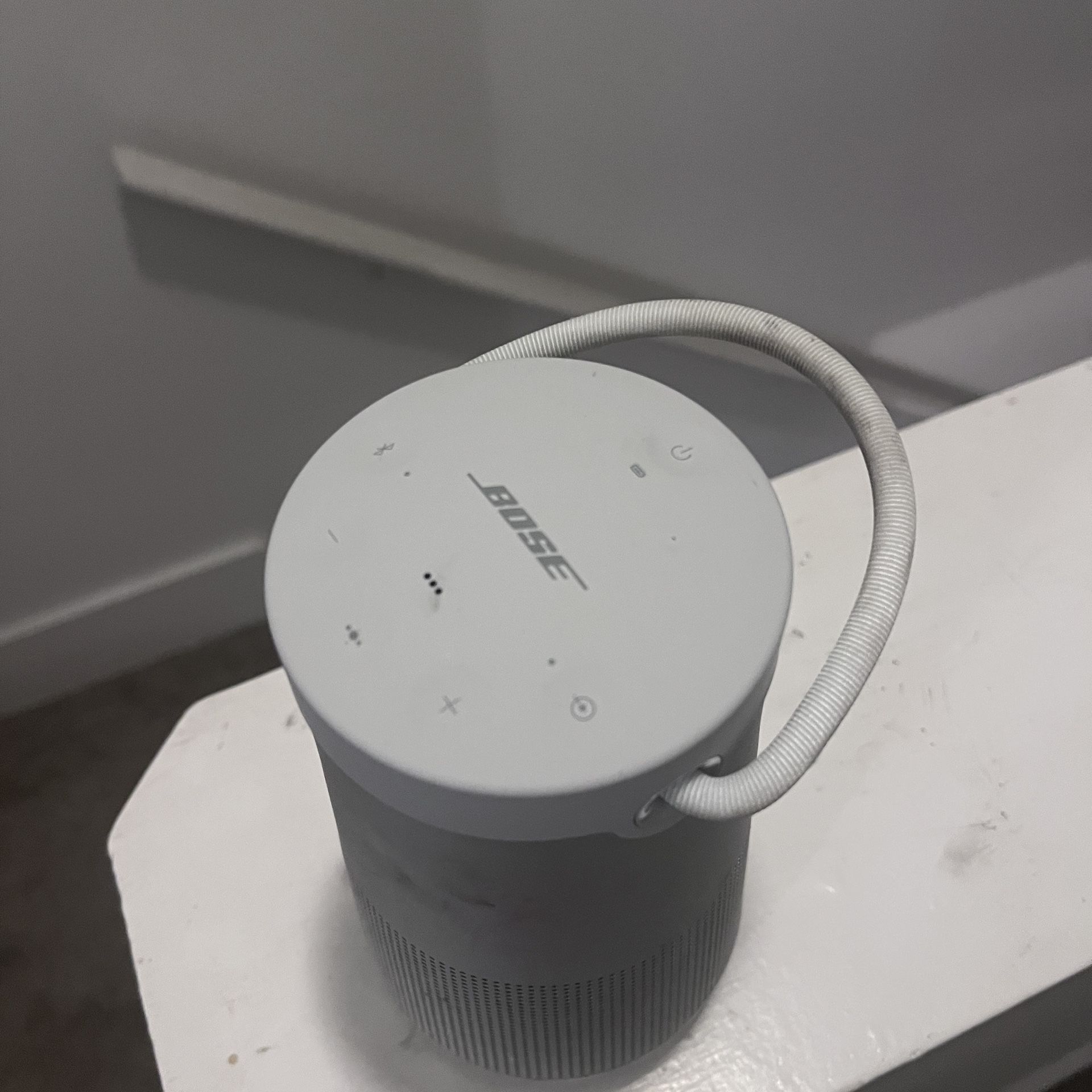 Like New Bose SoundLink Revolve+ II portable speaker system (white/grey)