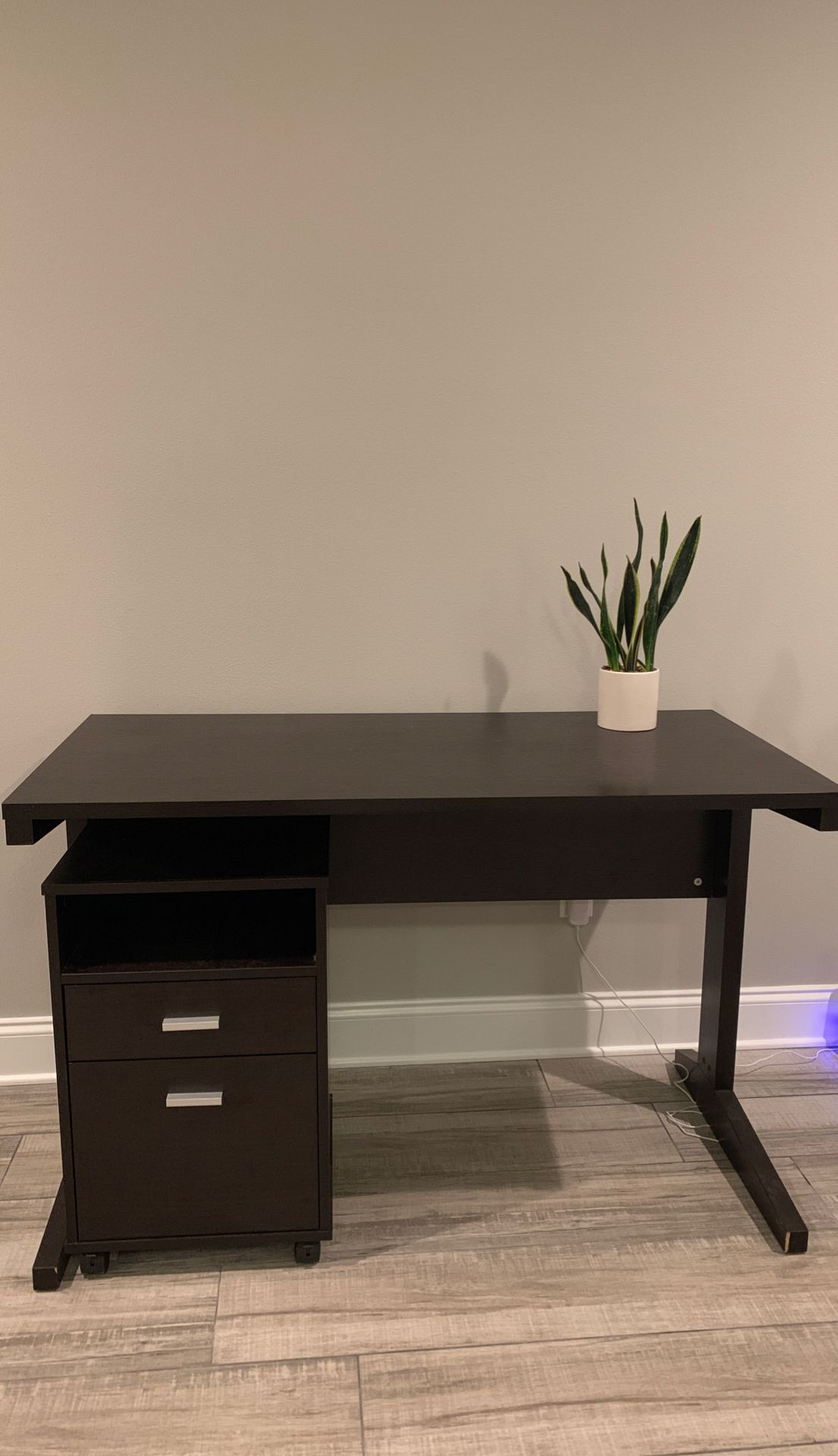 Office/computer desk with filing cabinet