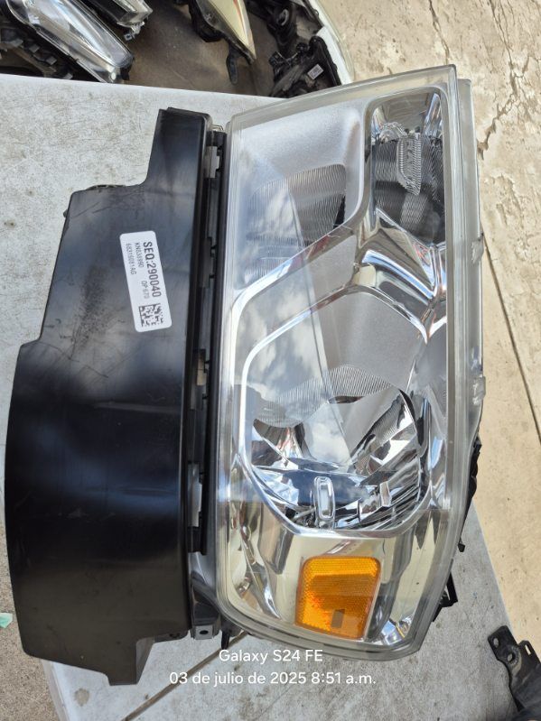 Dodge RAM 1500 Left Headlight Oem