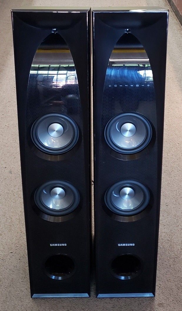Samsung TW-J5500/ZA 2.2 Channel Wireless Bluetooth Sound Tower Speaker System