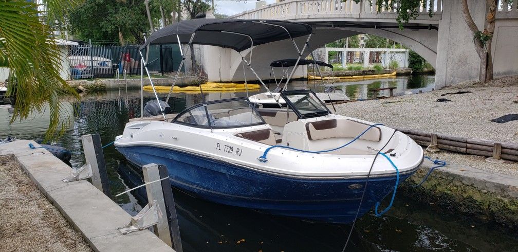 2017 Bayliner VR5