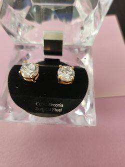 NEW Earing set