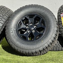 OEM Set of 5 NEW 17” Jeep Wrangler Wheels 5x127mm rims A/T Tires JK JL Gladiator 4xe Rubicon