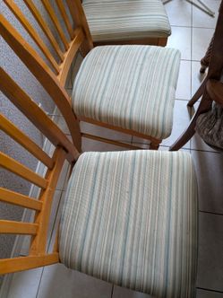Chairs total 6 matching chairs free delivery with full price $65
Plano Frisco McKinney allen