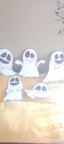 Halloween yard decorations