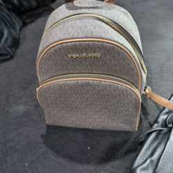 MICHAEL KORS BACKPACK 🎒 