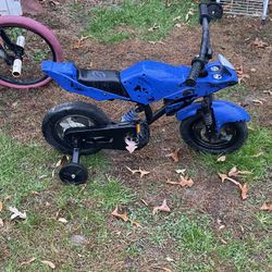 Boys bike looks like dirt bike