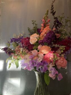 Elegant Bouquets For Your Loved Ones! Delivered!