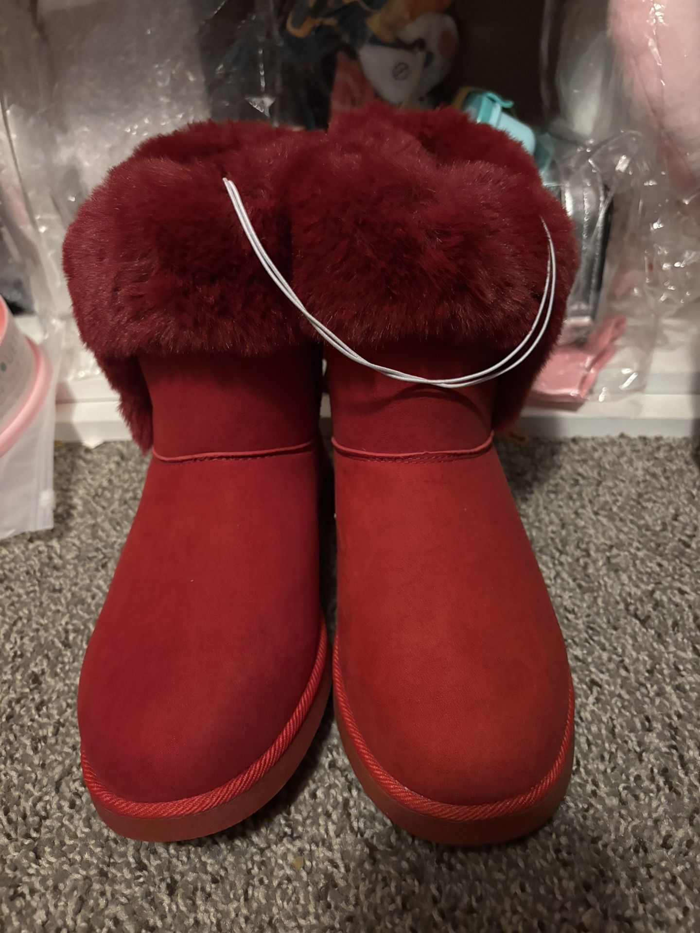 Juicy Couture King2  Womens Snow Ankle Boots Sz 8 Red Faux Fur Suede