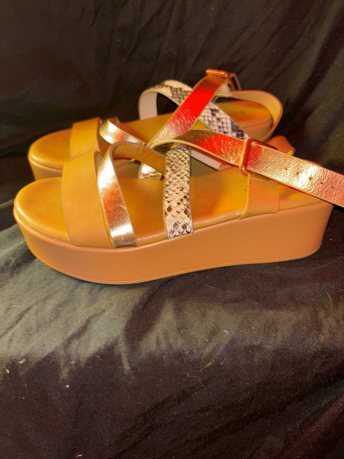 Bamboo Sandles Size 6 Woman’s