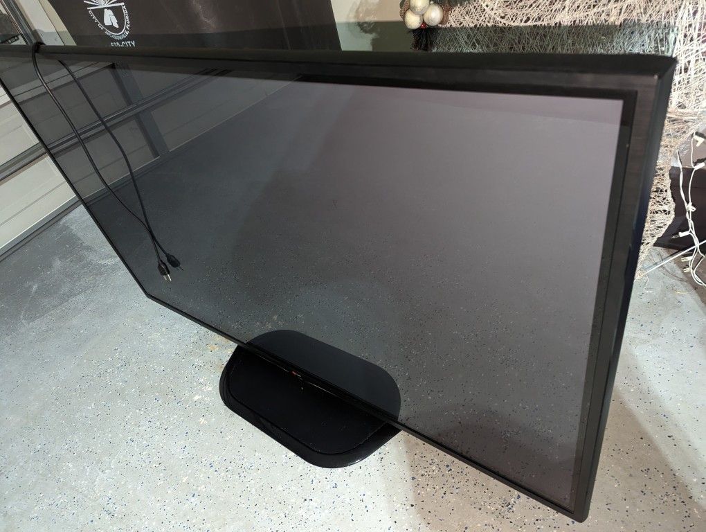 LG Plasma Smart TV. 60 Inch 1080p, 600hz.