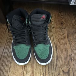 Air Jordan 1 Pine Green size 10.5