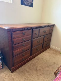 Solid Oak 9-Drawer Dresser – Classic Style