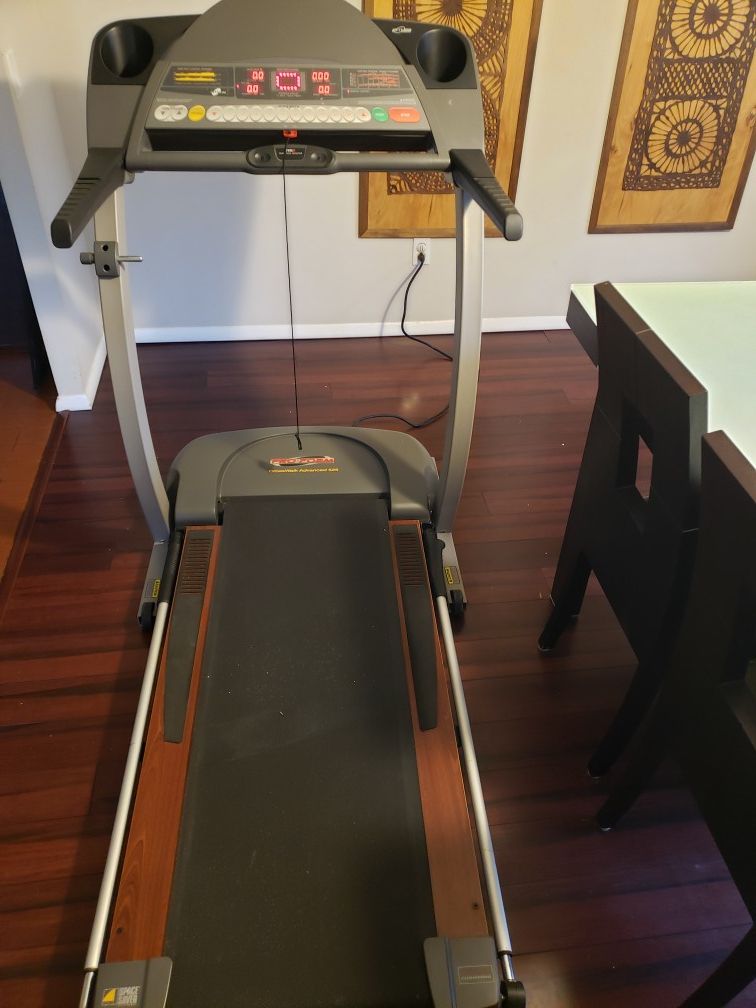 ProForm Crosswalk Advanced 525 treadmill for Sale in Columbia, MD