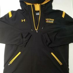 NWOT MENS UNDERARMOUR PULLOVER WINDBREAKER VIETNAM 1/4 ZIP XL ALLSEASONS COAT!