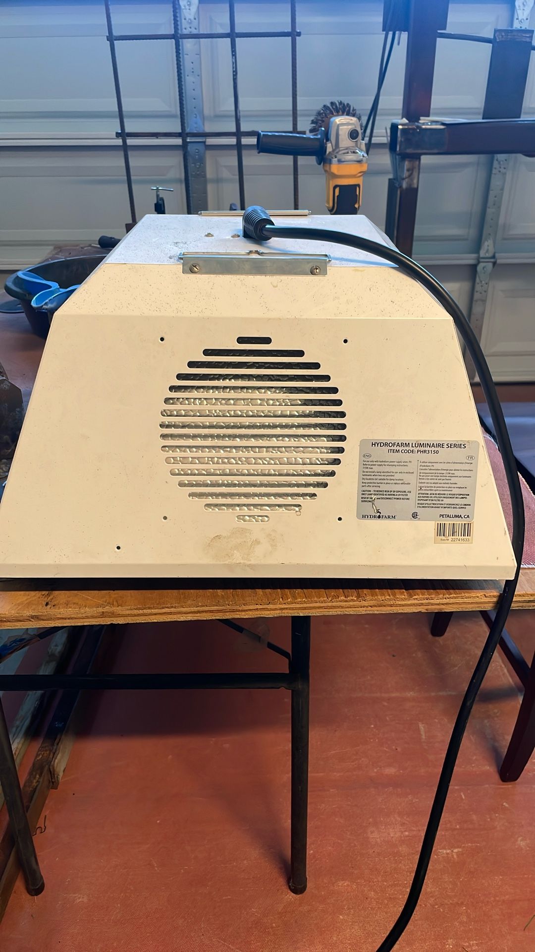 Hydrofarm Grow Light