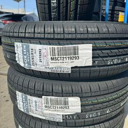 235/65/18 Kumho Set of Brand new tires on special set de llantas nueva en especial