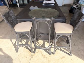 Table and chair set