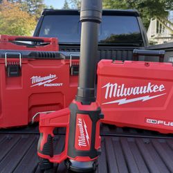 Milwaukee M12 Compact Spot Blower - $89 herramienta sola